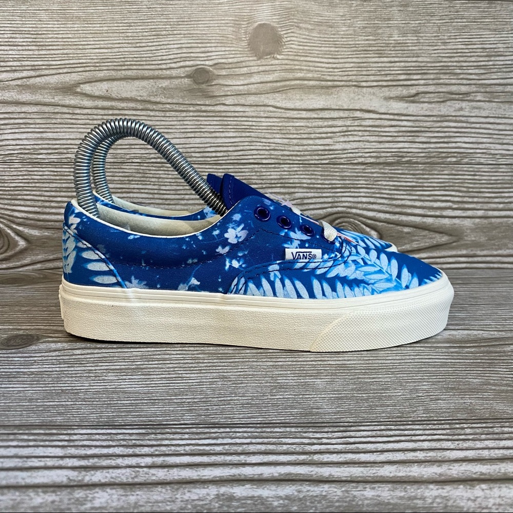 Vans Womens Era Blue Floral Low Top Skate Shoes  Size 5  NEW